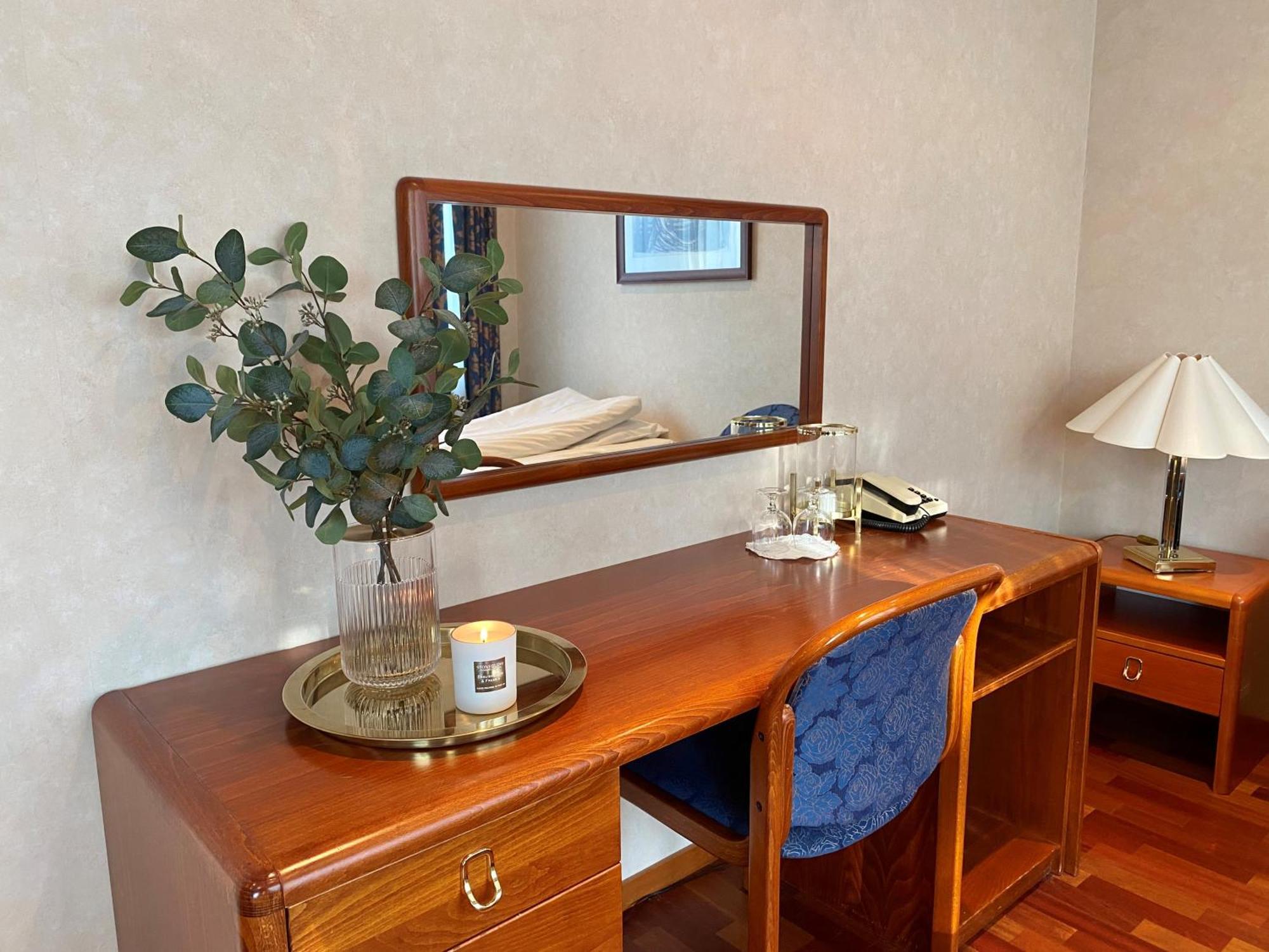 Alver Hotel Alversund Екстериор снимка