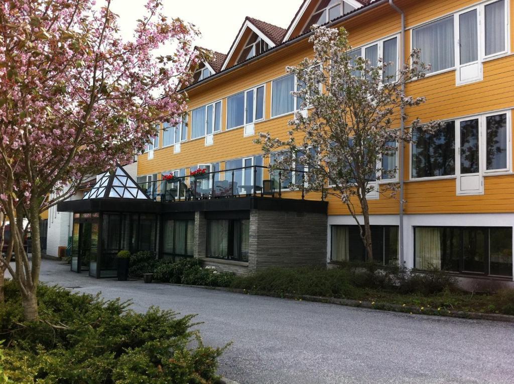 Alver Hotel Alversund Екстериор снимка