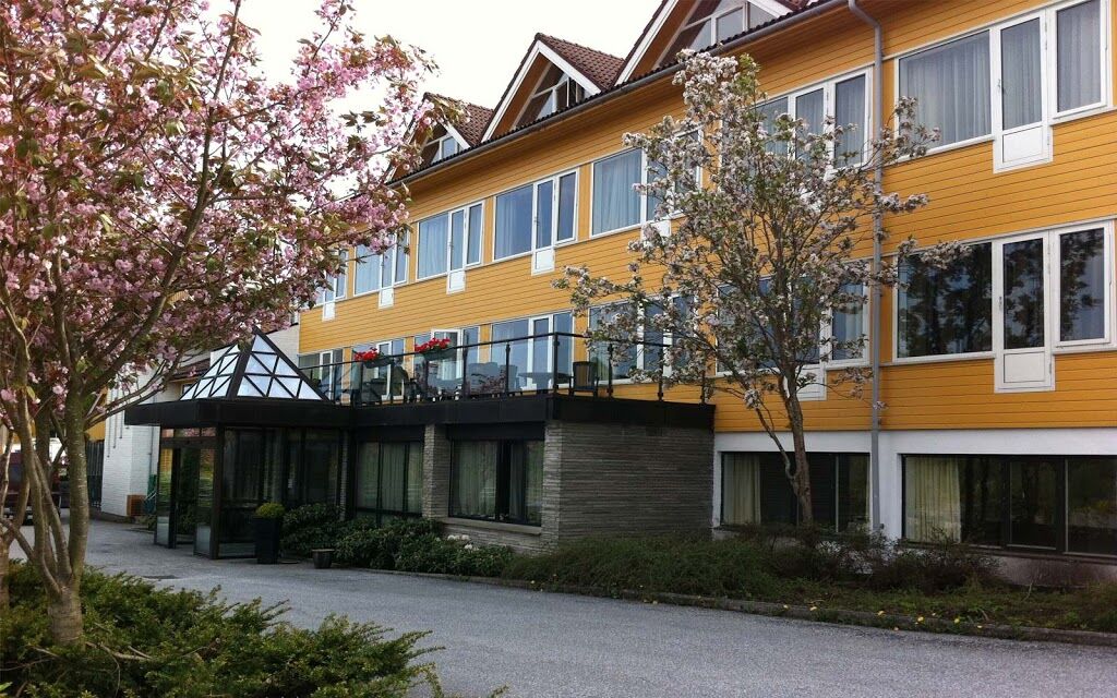 Alver Hotel Alversund Екстериор снимка
